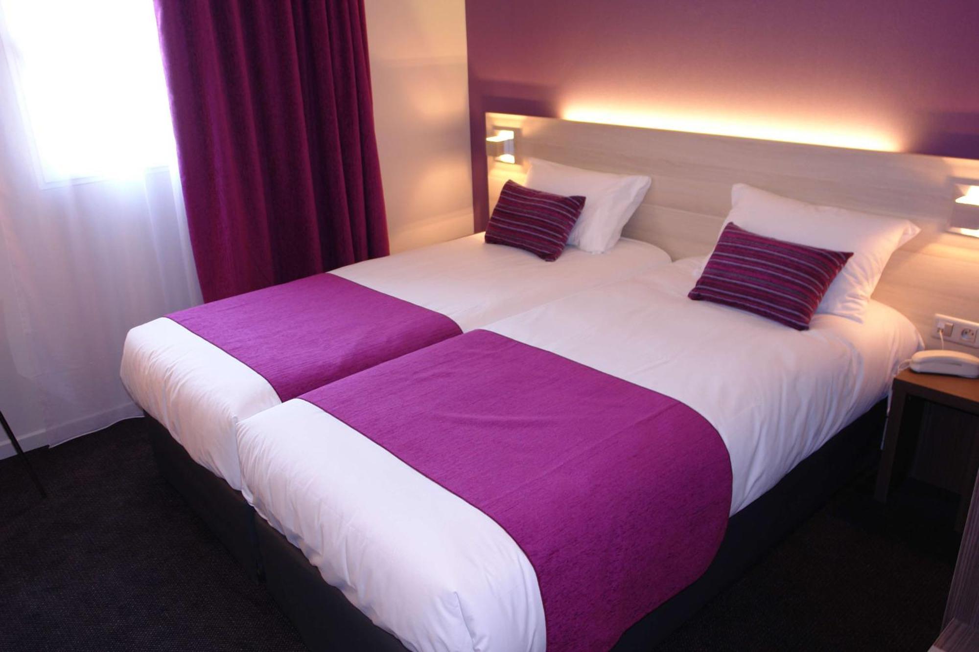 Hotel Brit Vannes-theix 3*